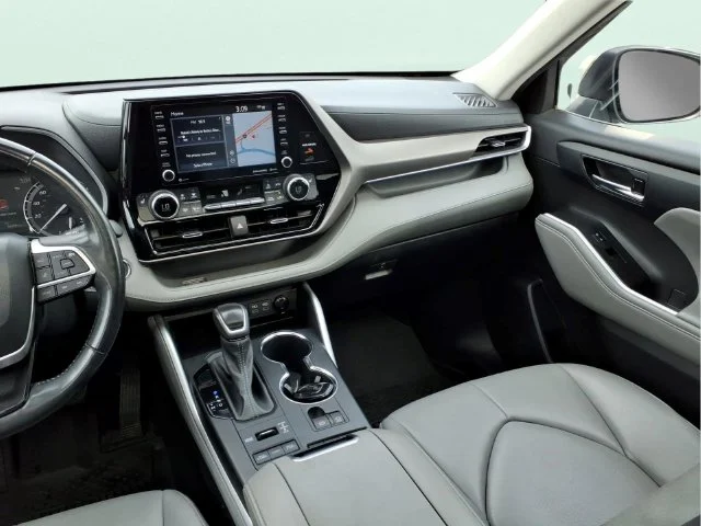 Used 2022 Blue Toyota XLE image 20