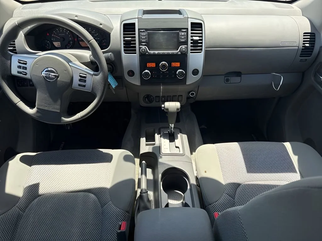 Used 2016  Nissan SV image 11