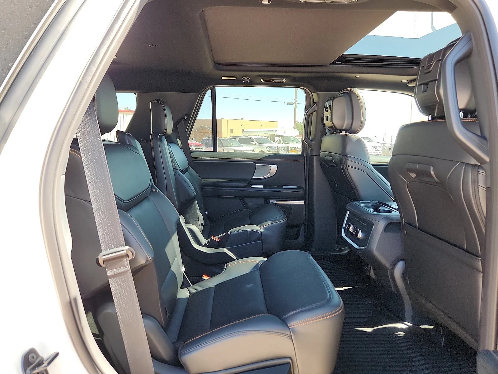 New 2027 Star White Metallic Tri-Coat Ford Tremor image 18