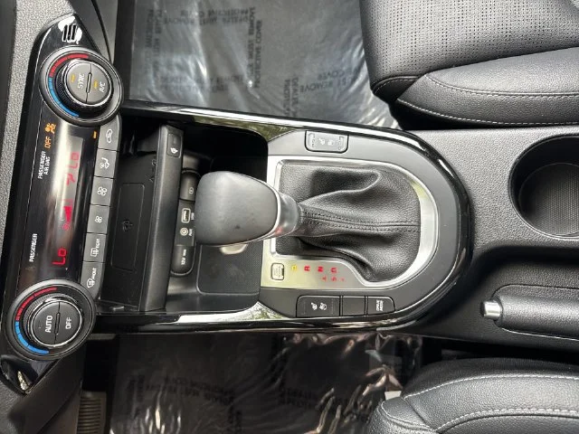 Used 2019 Red Kia EX image 20