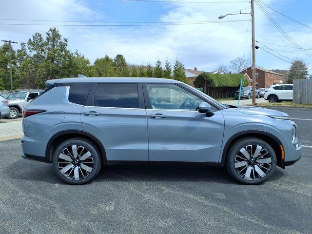 2026 Mitsubishi Outlander SE - Photo 2