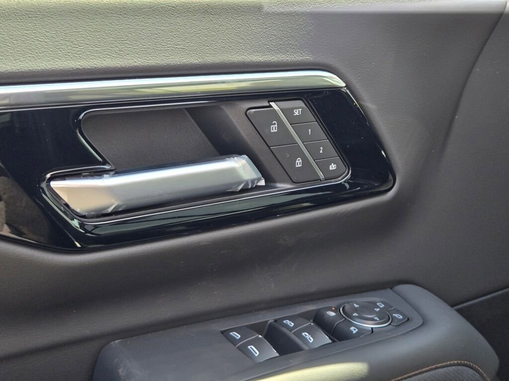 2026 Chevrolet Suburban High Country - Photo 25