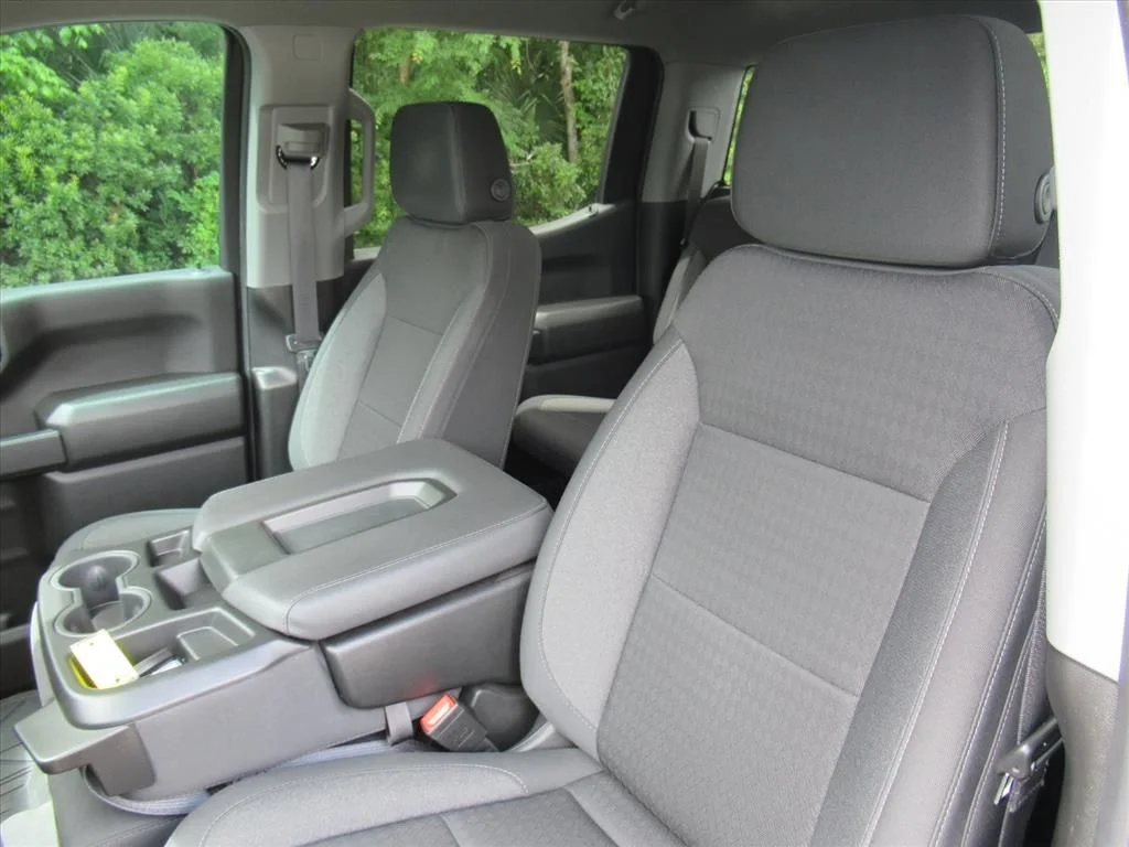 Used 2024 Gray Chevrolet Custom image 16