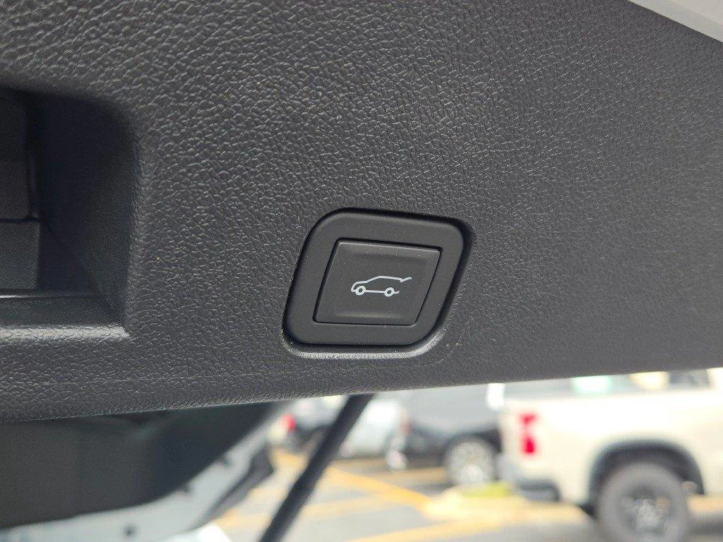 2027 Chevrolet Traverse LT - Photo 15