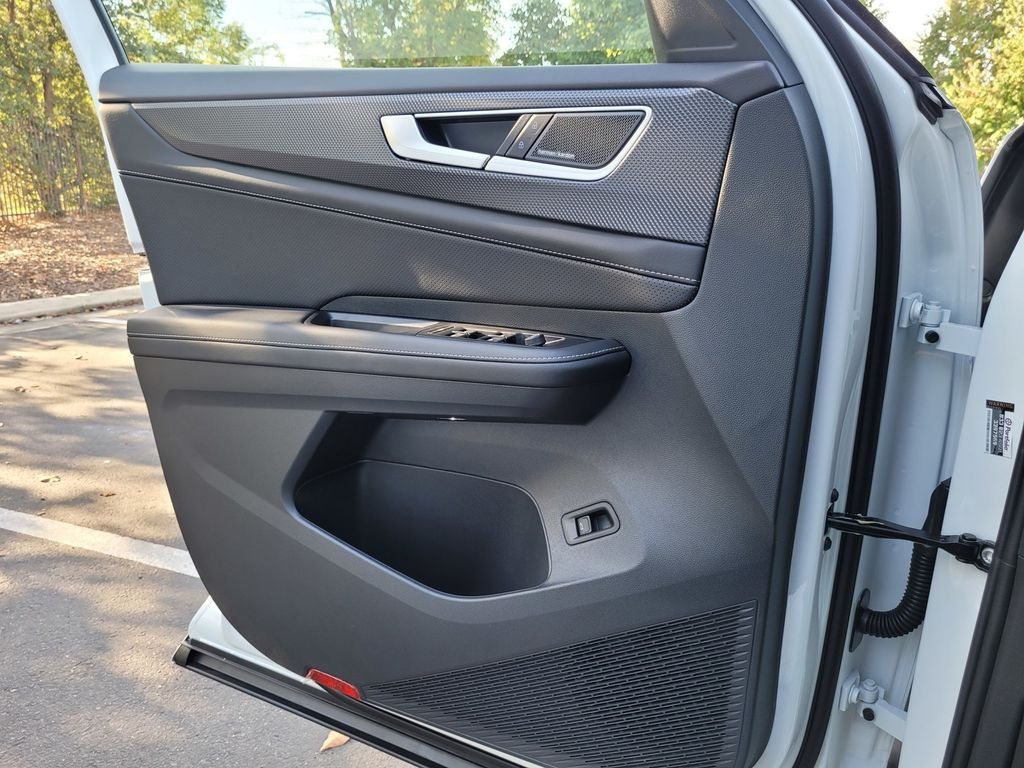 New 2026 White/off-white Volkswagen 2.0T SEL Premium R-Line image 24