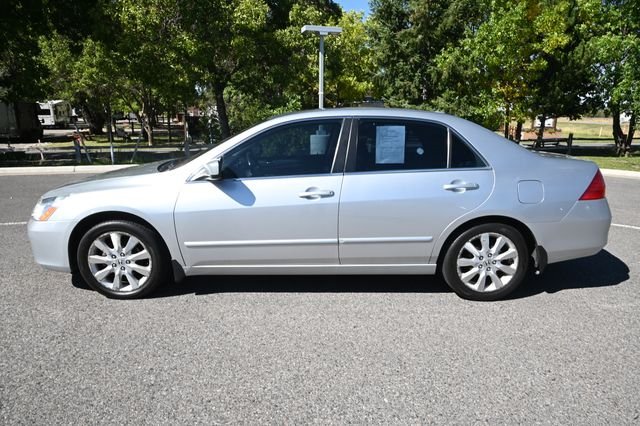 Used 2007 Silver Honda EX-L image 9