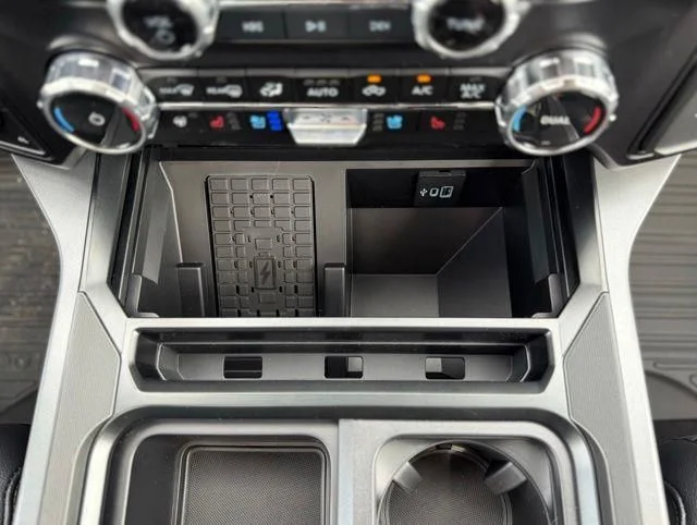 New 2026 Star White Metallic Tri-Coat Ford F-350® Lariat® image 25