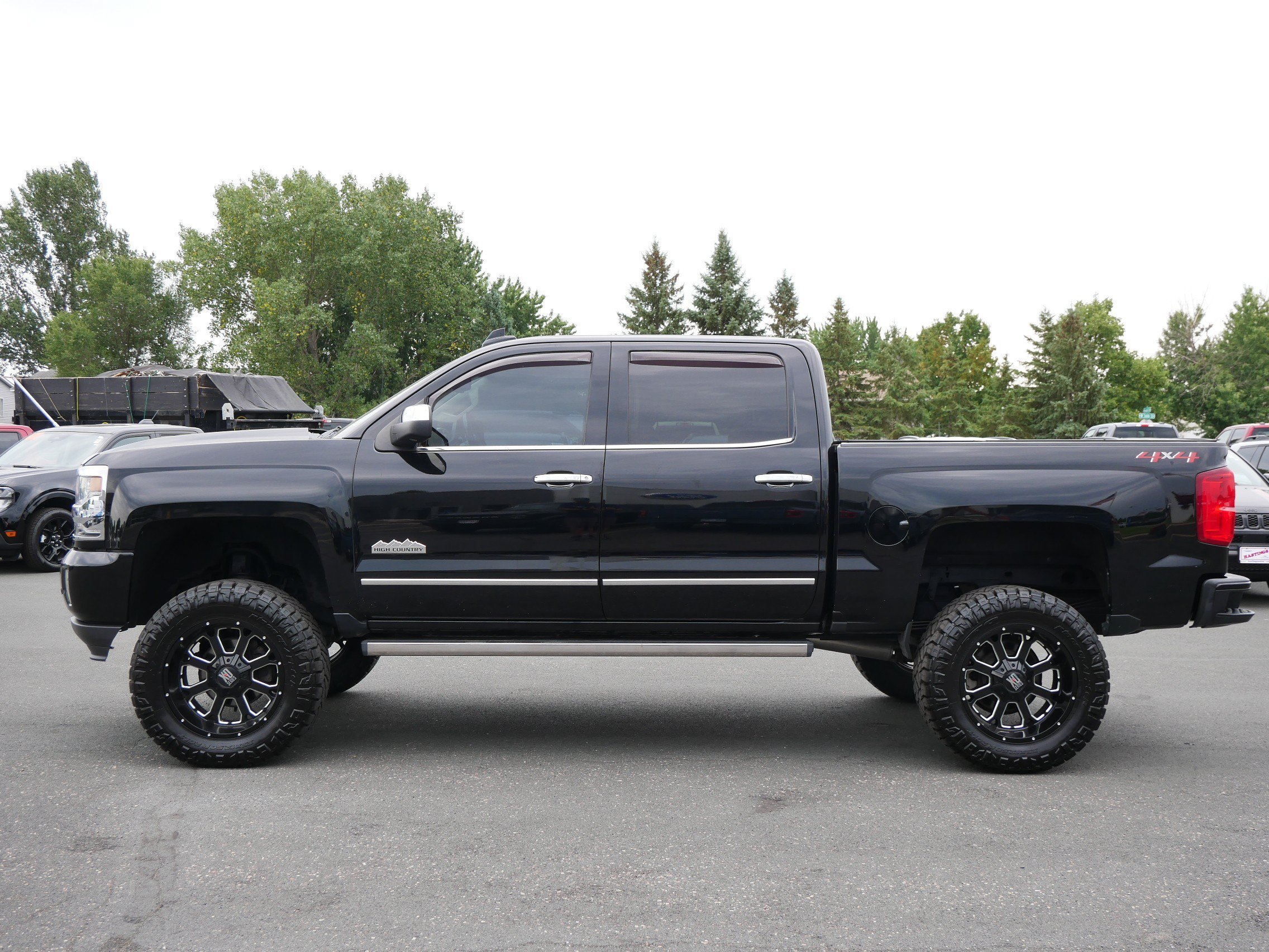 Used 2018 Chevrolet Silverado 1500 High Country with VIN 3GCUKTEJ4JG478126 for sale in Hastings, Minnesota
