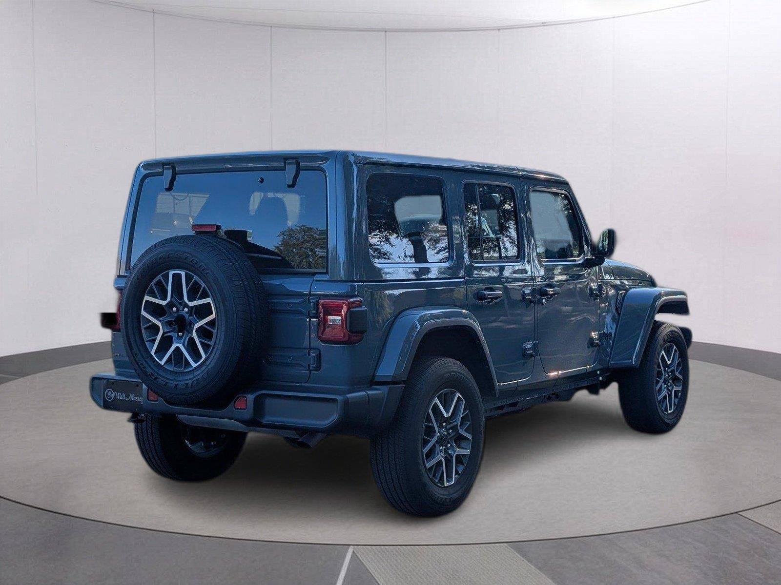 Used 2026 Anvil Clearcoat Jeep Sahara image 7