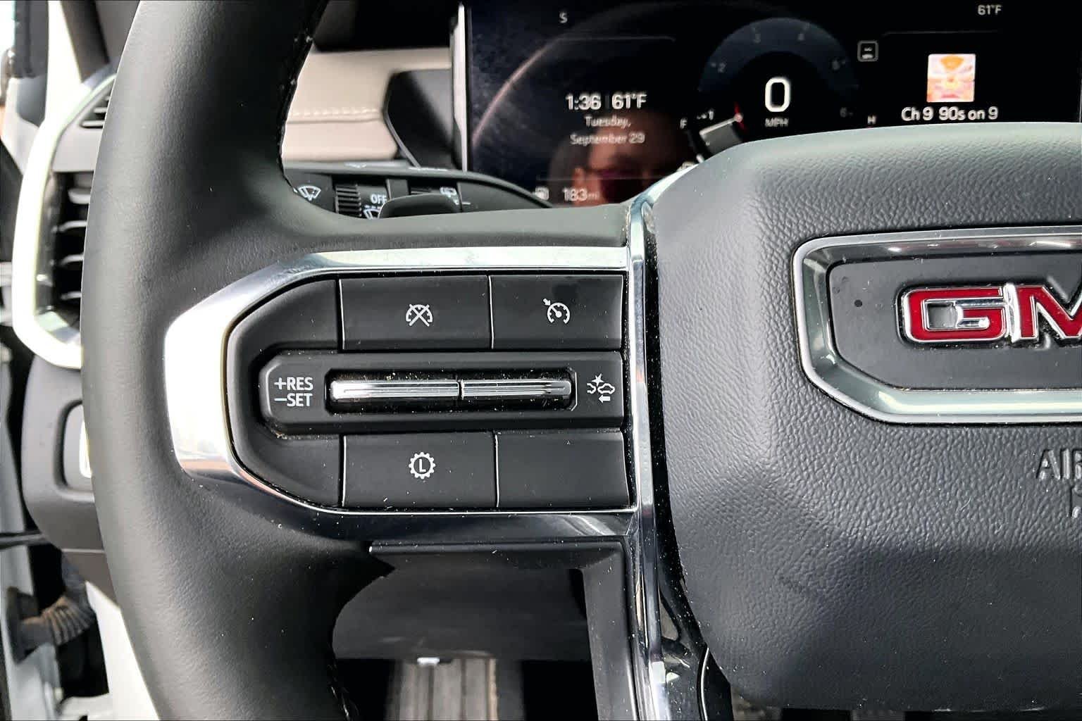 Used 2025 Summit White GMC FWD Elevation image 21