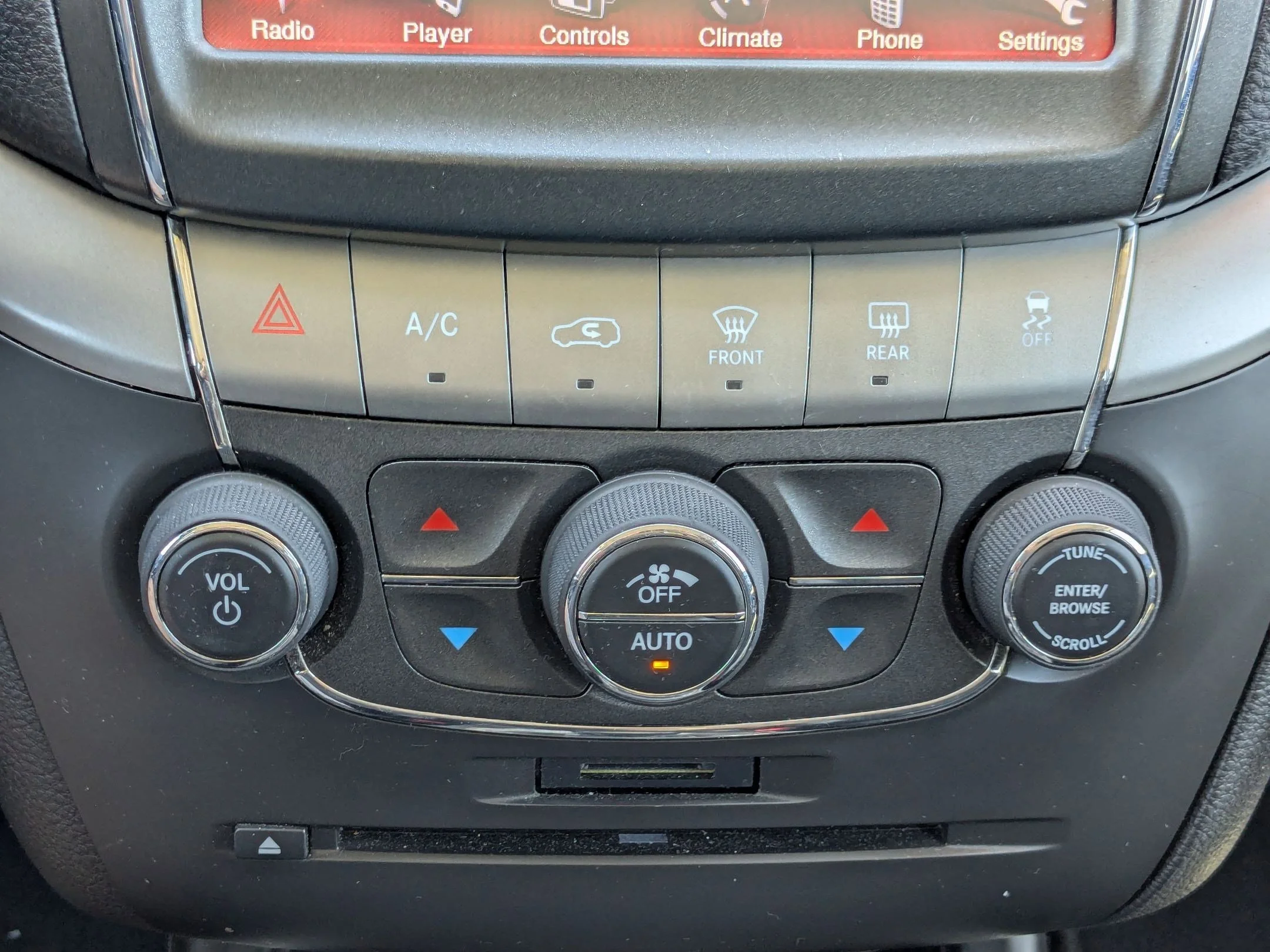 Used 2017 Granite Pearlcoat Dodge Crossroad Plus image 19