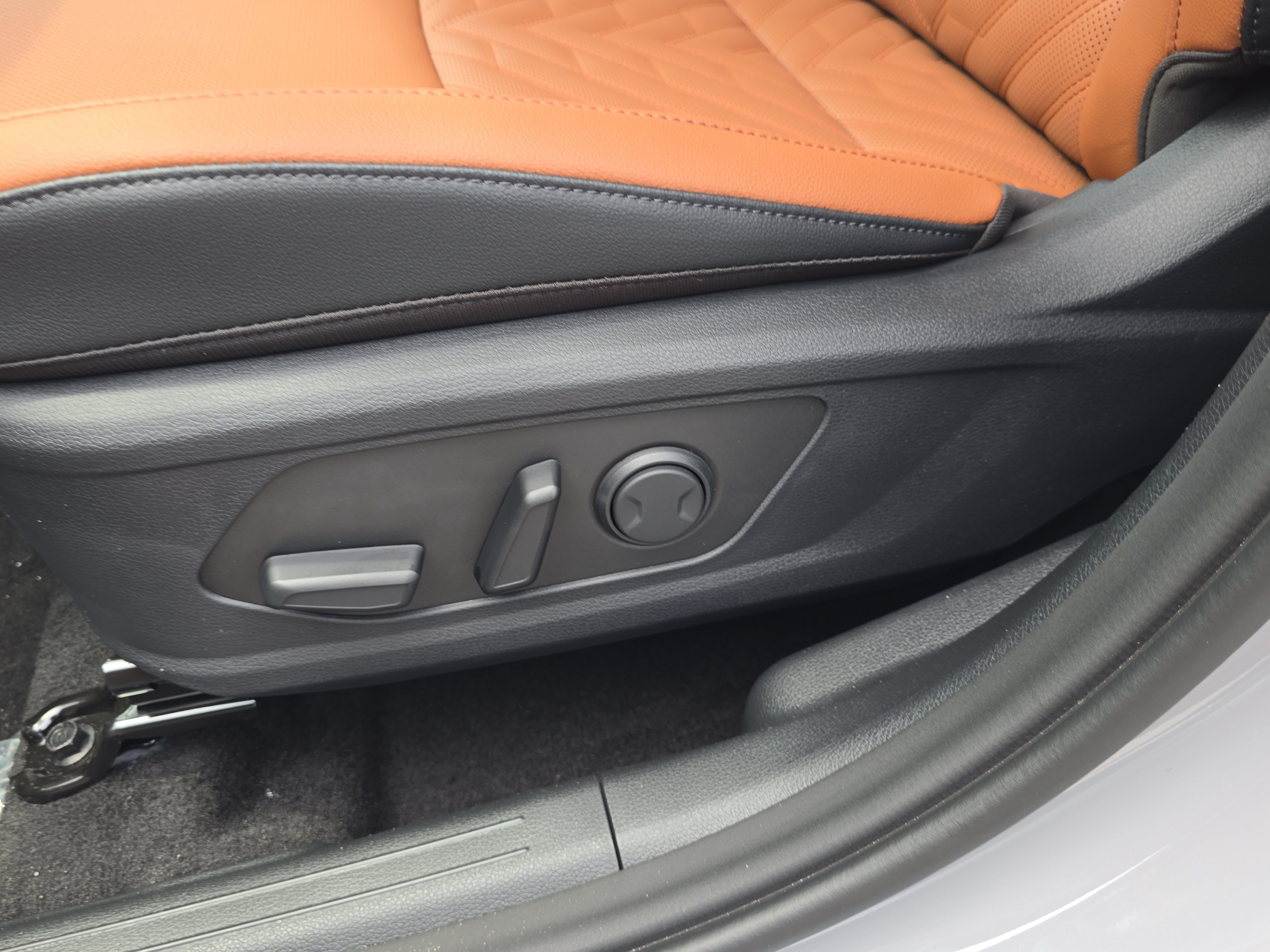 New 2027 Wolf Gray Kia X-Line image 21