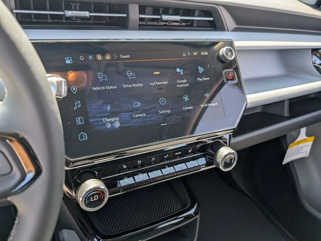 2027 Chevrolet Bolt LT - Photo 9