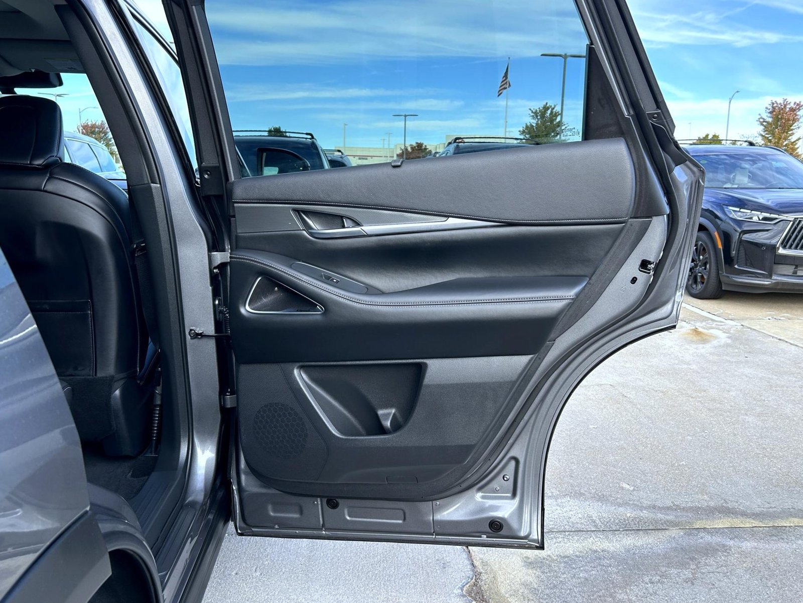 Used 2026 Gray INFINITI LUXE image 17