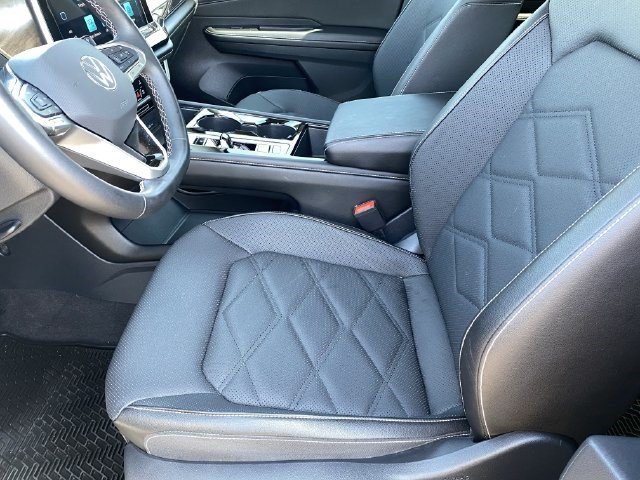 Used 2024 Gray Volkswagen 2.0T SE w/Technology image 20