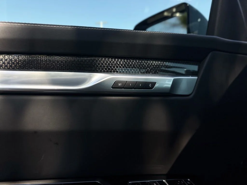 Used 2025 White Cadillac V-Series image 20