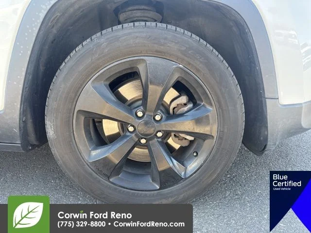 Used 2017 Bright White Clearcoat Jeep Sport image 19
