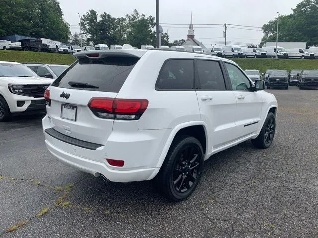 Used 2022 White Jeep Laredo X image 9
