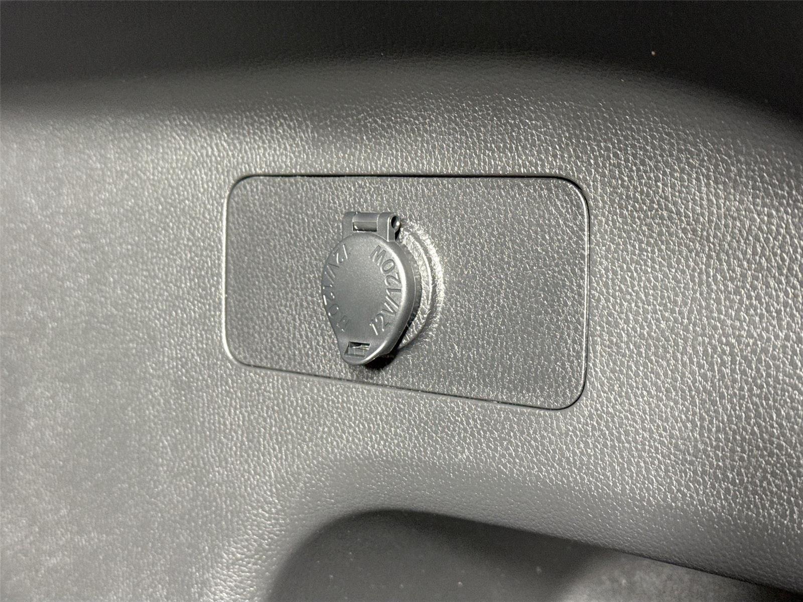 Used 2025 Ice Cap Toyota XLE image 38