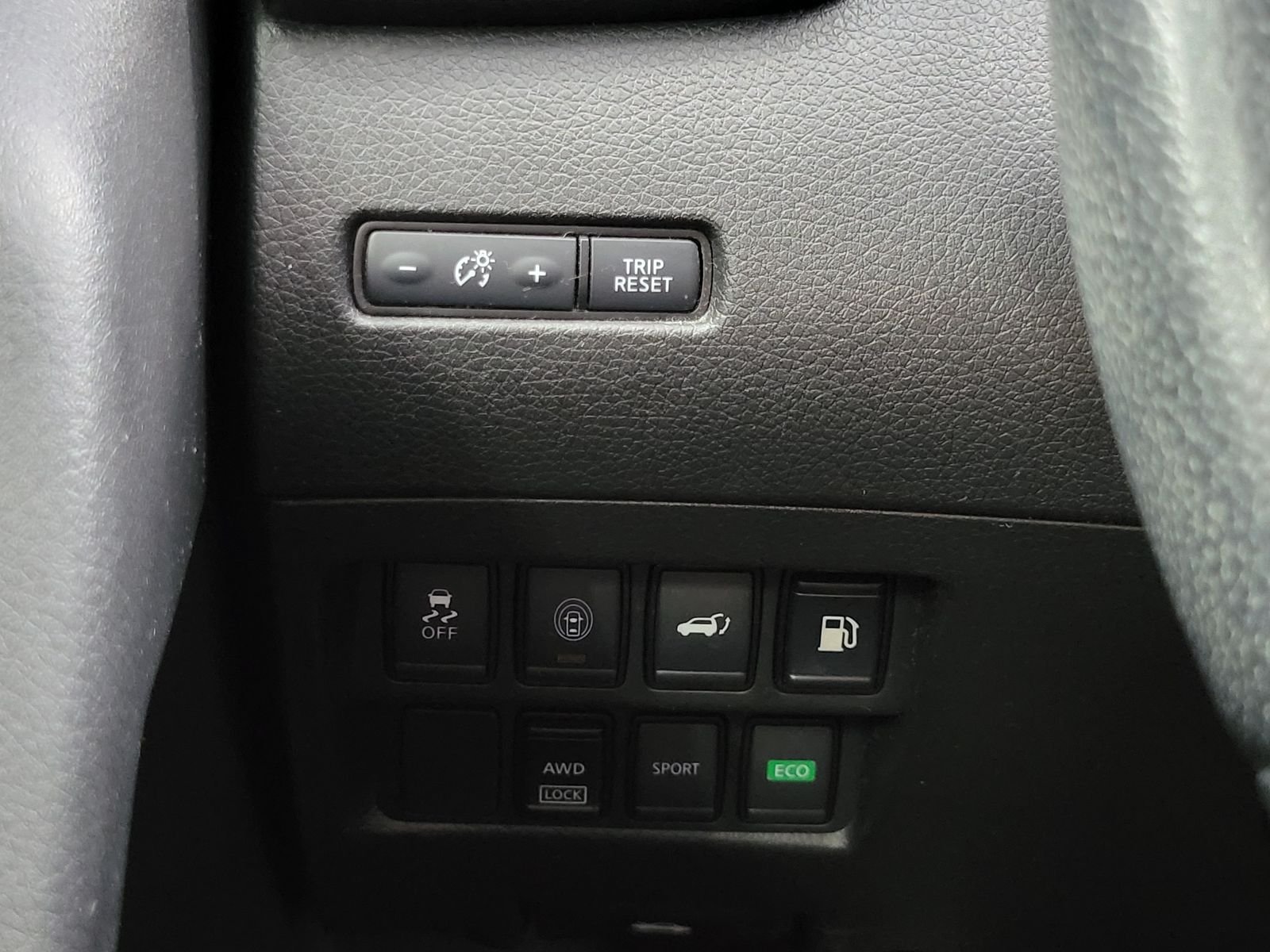 Used 2019 White Nissan SV image 14