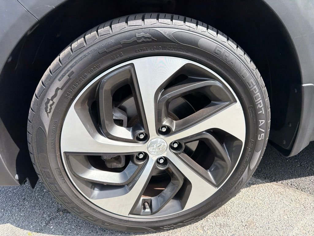 Used 2017 Gray Hyundai Sport image 43