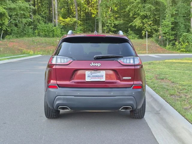 Used 2019 Red Jeep Latitude Plus image 12