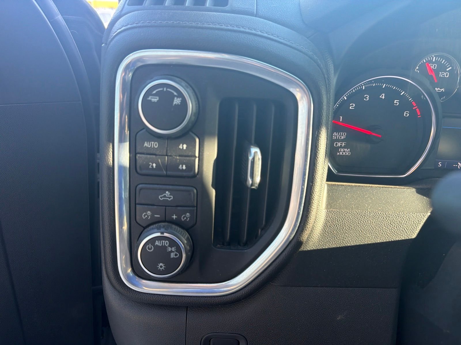 Used 2019 Silver Ice Metallic Chevrolet LT image 15