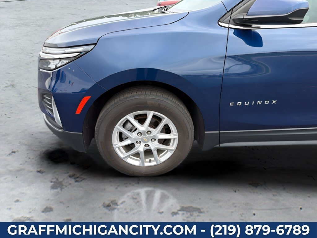 Used 2022 BLUE GLOW METALLIC Chevrolet LT image 18