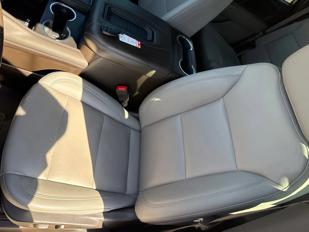Used 2022 Summit White Chevrolet LT image 4