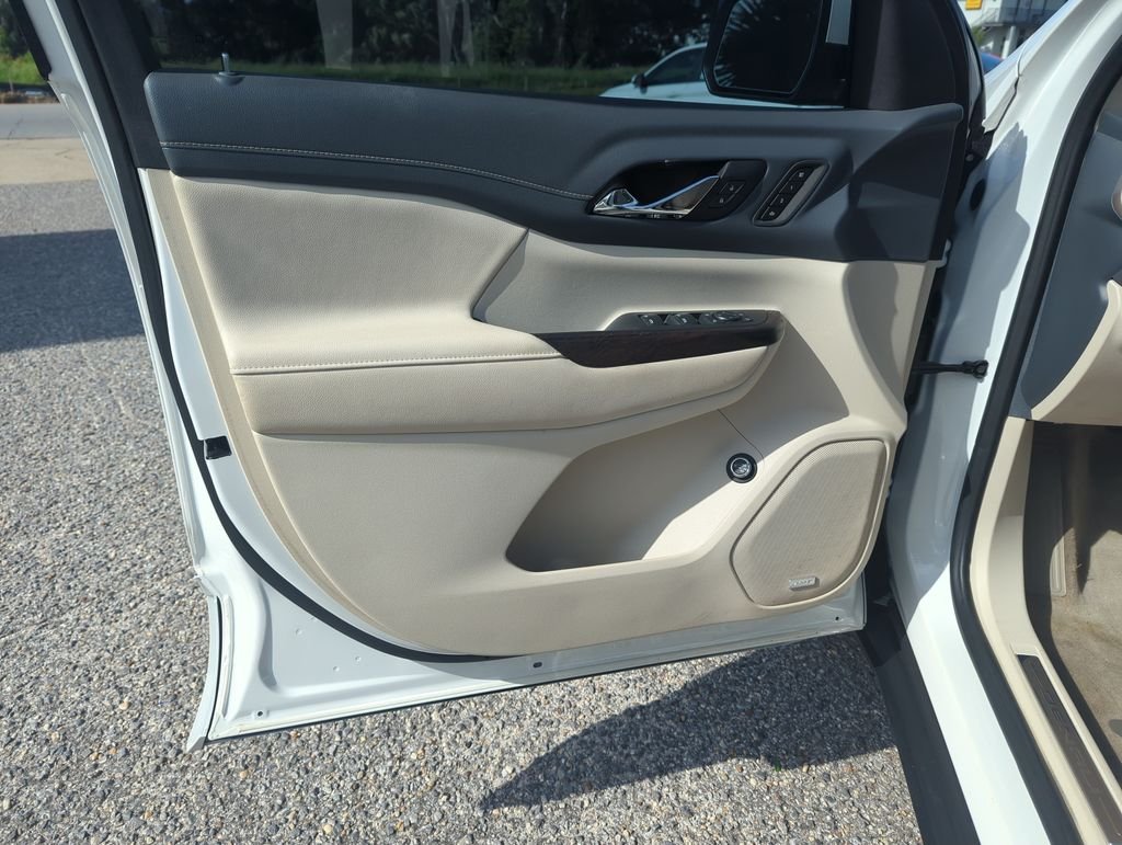 Used 2021 White GMC Denali image 18