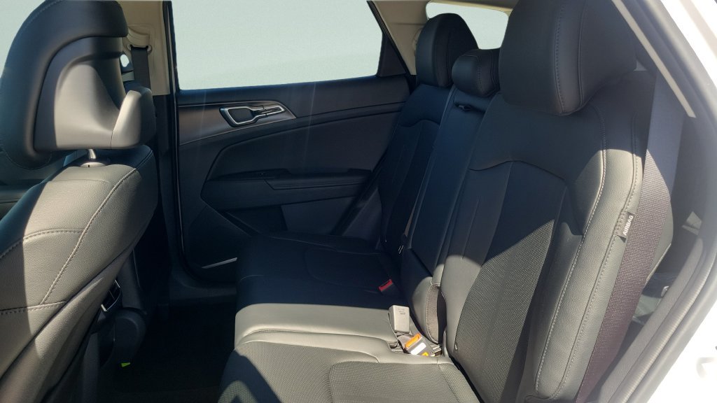 New 2027 Glacial White Pearl Kia EX image 10