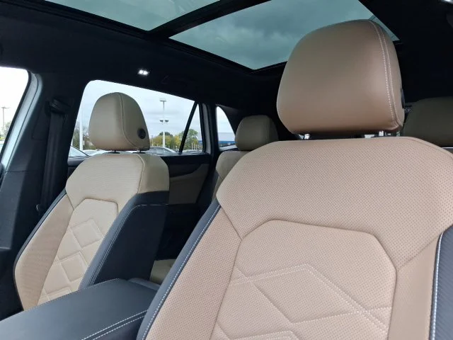 2026 Volkswagen Atlas Cross Sport SE w/Tech - Photo 12