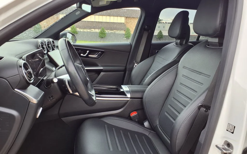 Used 2025 White Mercedes-Benz GLC 300 image 13