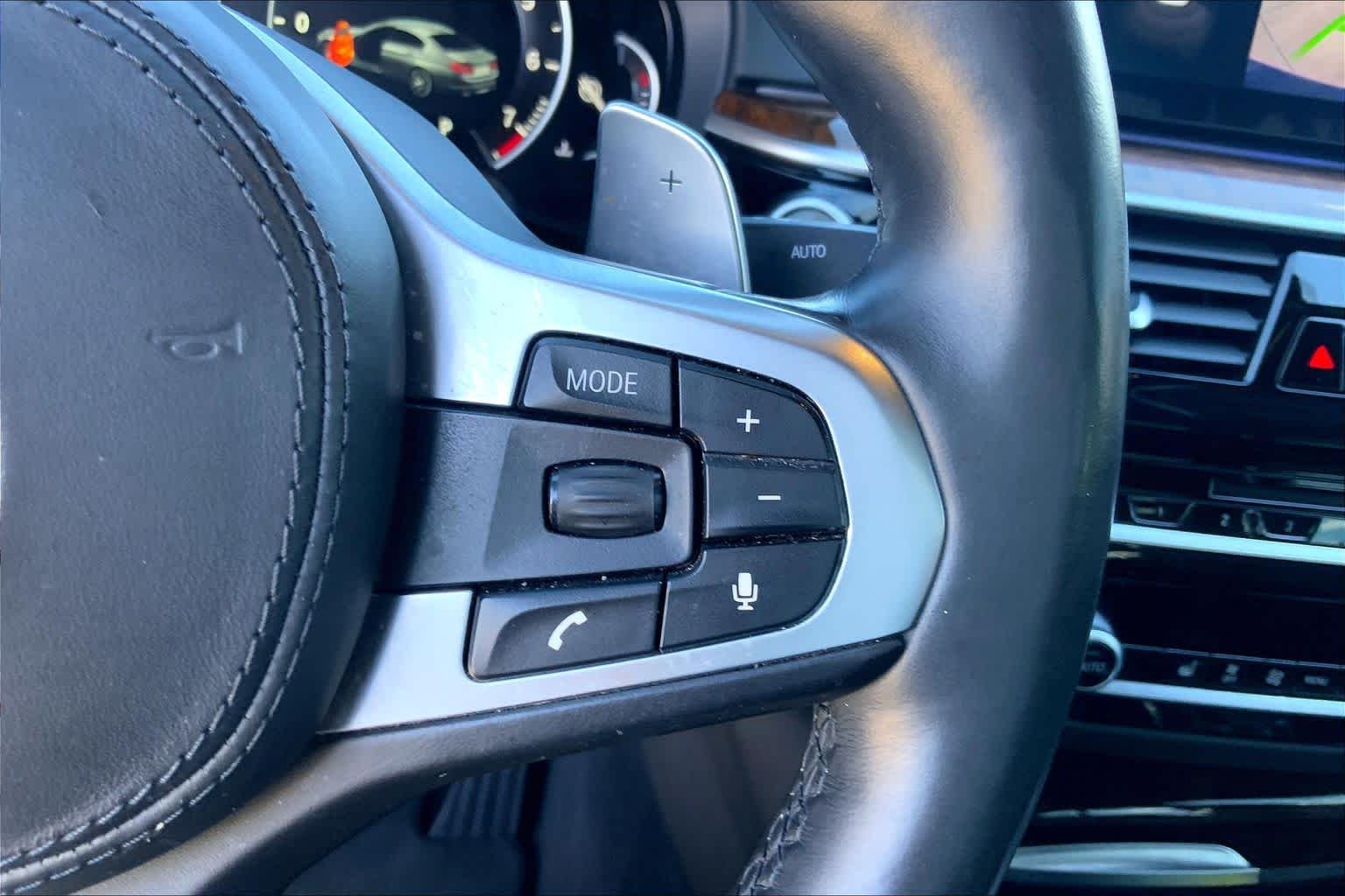 Used 2019 Imperial Blue Metallic BMW 530i xDrive image 25