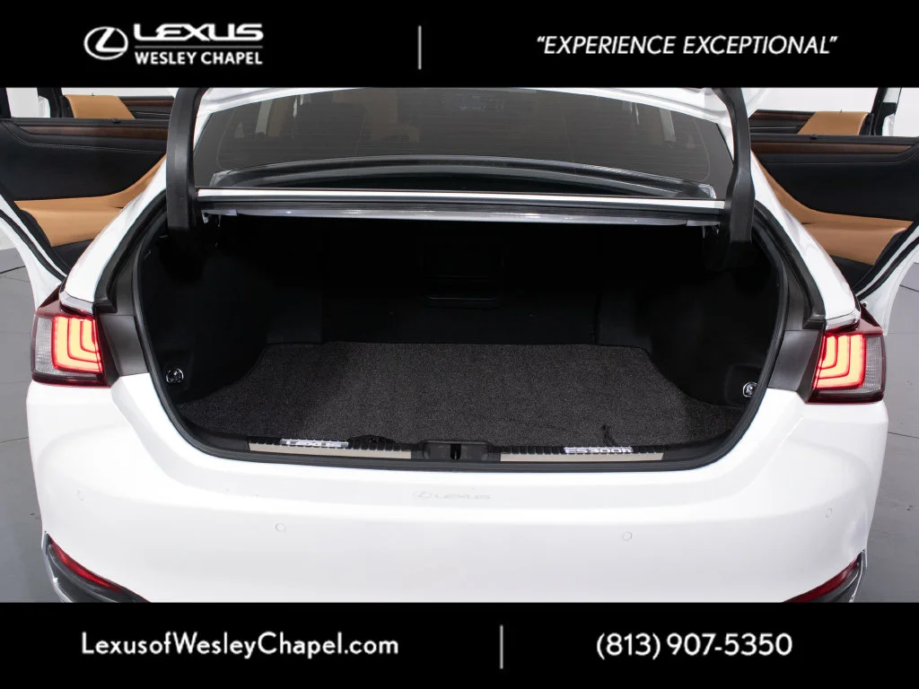 Used 2022 White Lexus 300h Ultra Luxury image 13