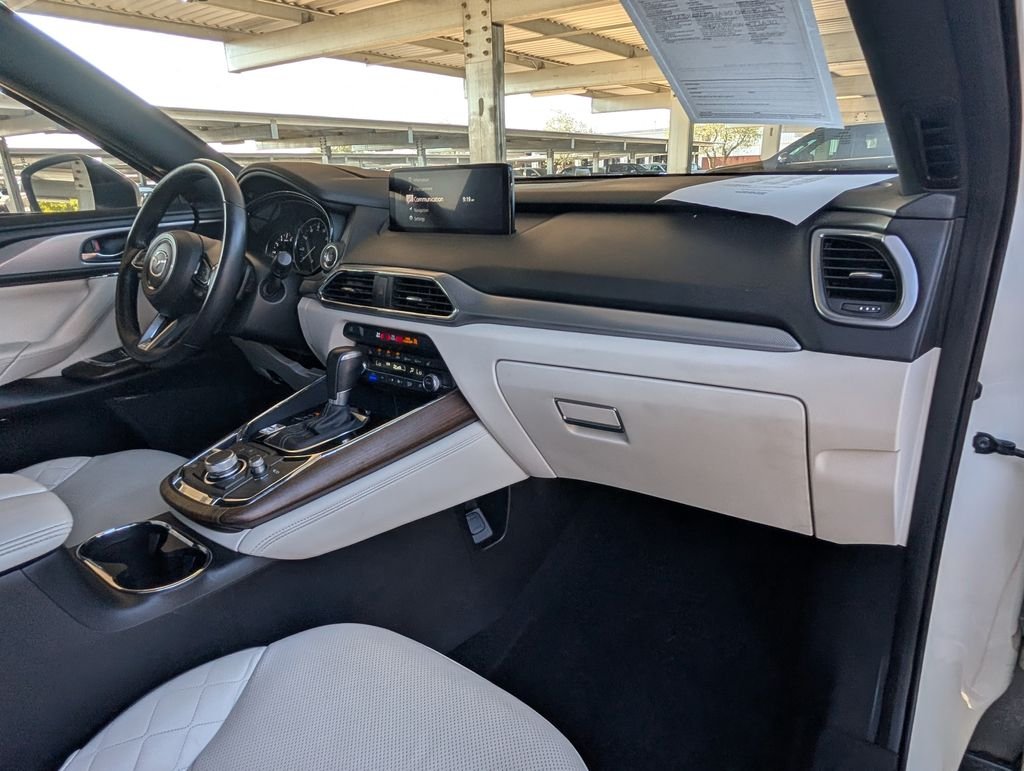 Used 2023 White Mazda Signature image 28