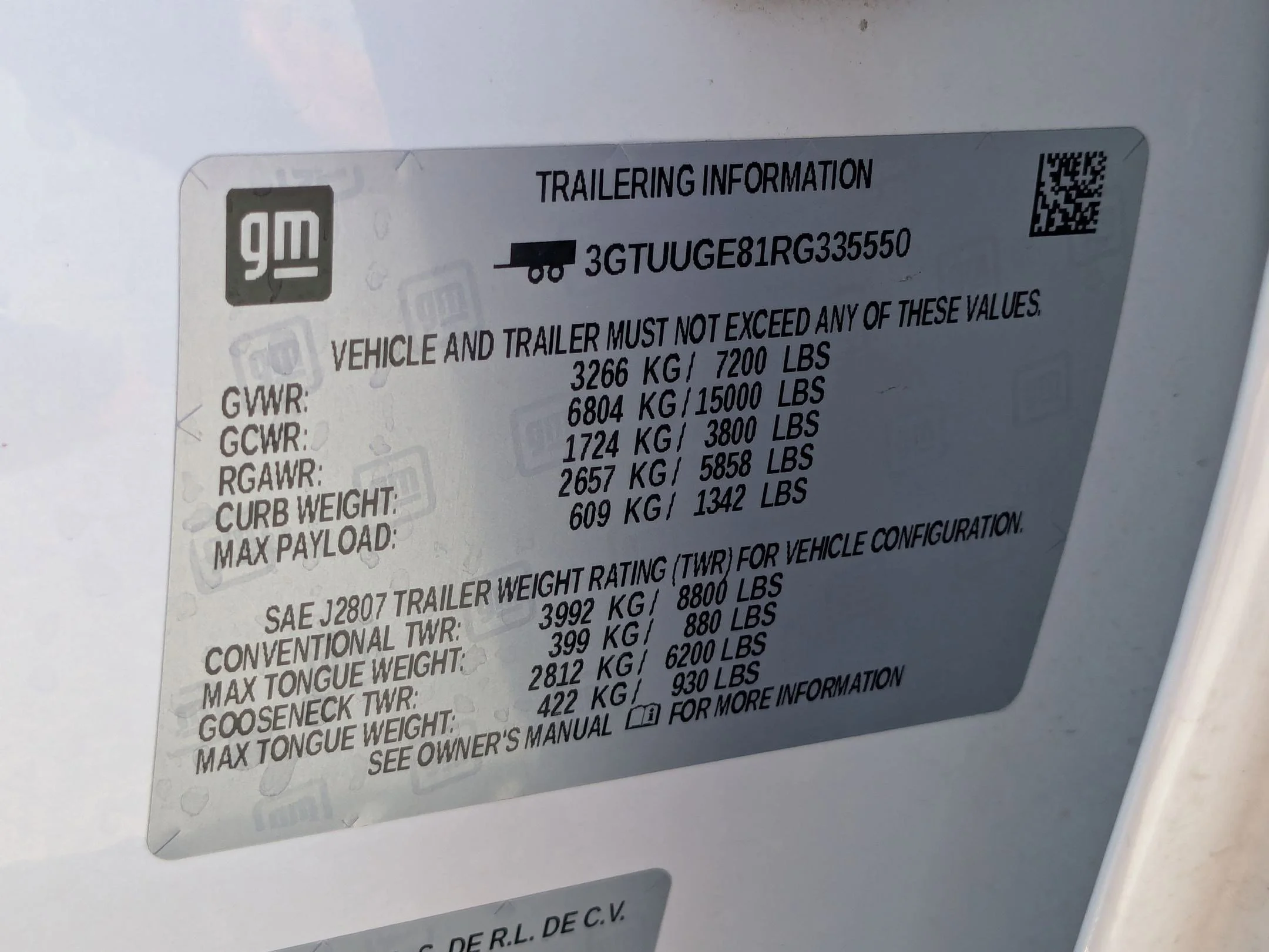 Used 2024 White Frost Tricoat GMC Denali image 34