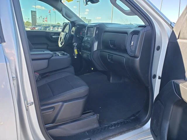 Used 2022 Silver Chevrolet Custom image 15