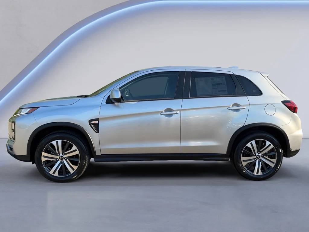New 2026 Alloy Silver Metallic Mitsubishi SE image 6