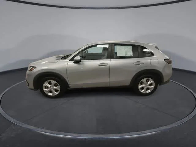 Used 2023 Lunar Silver Metallic Honda LX image 5