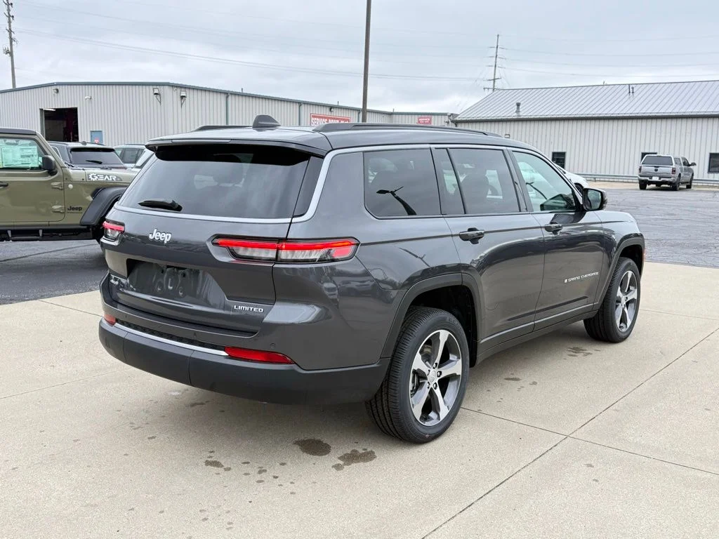New 2026 Baltic Gray Metallic Clear-Coat Exterior Paint Jeep Limited image 7