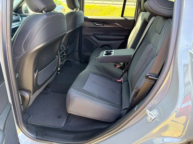 New 2027 Sting-Gray Clear-Coat Paint Jeep Laredo X image 20