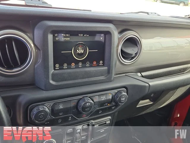 Used 2019 Red Jeep Unlimited Sahara image 7