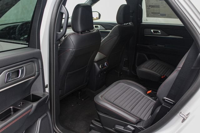 New 2027 Avalanche Gray Ford ST-Line image 14