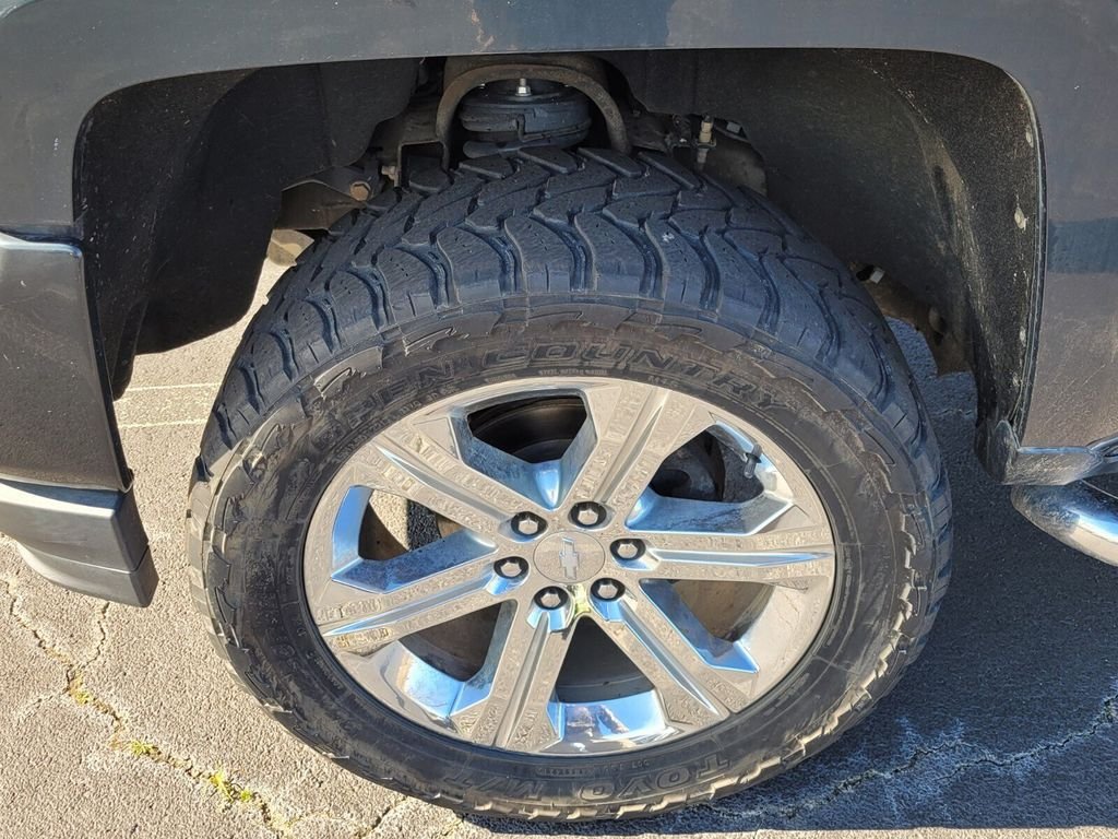 Used 2018 Gray Chevrolet LTZ image 15