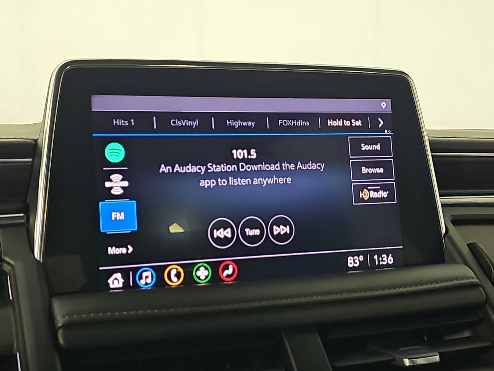Used 2021 Black Chevrolet Z71 image 21