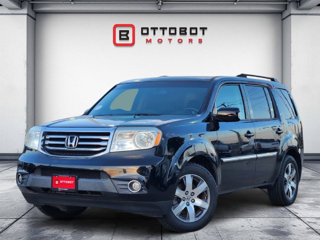 Used 2015 Black Honda Touring image 1