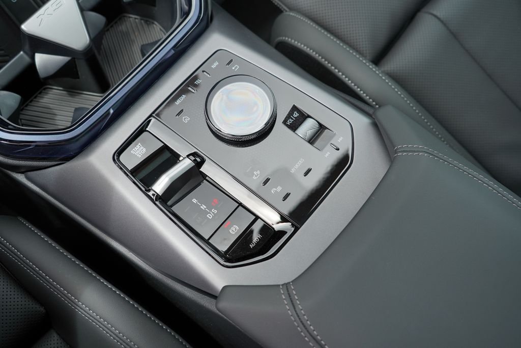 New 2026 Blue Metallic BMW 30 xDrive image 17