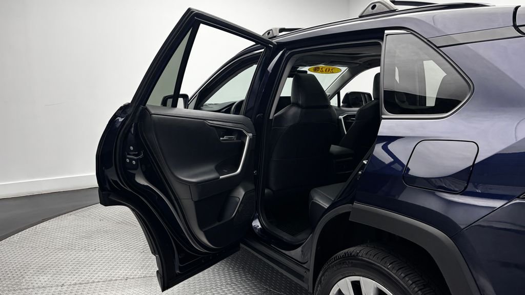 Used 2023  Toyota Limited image 31