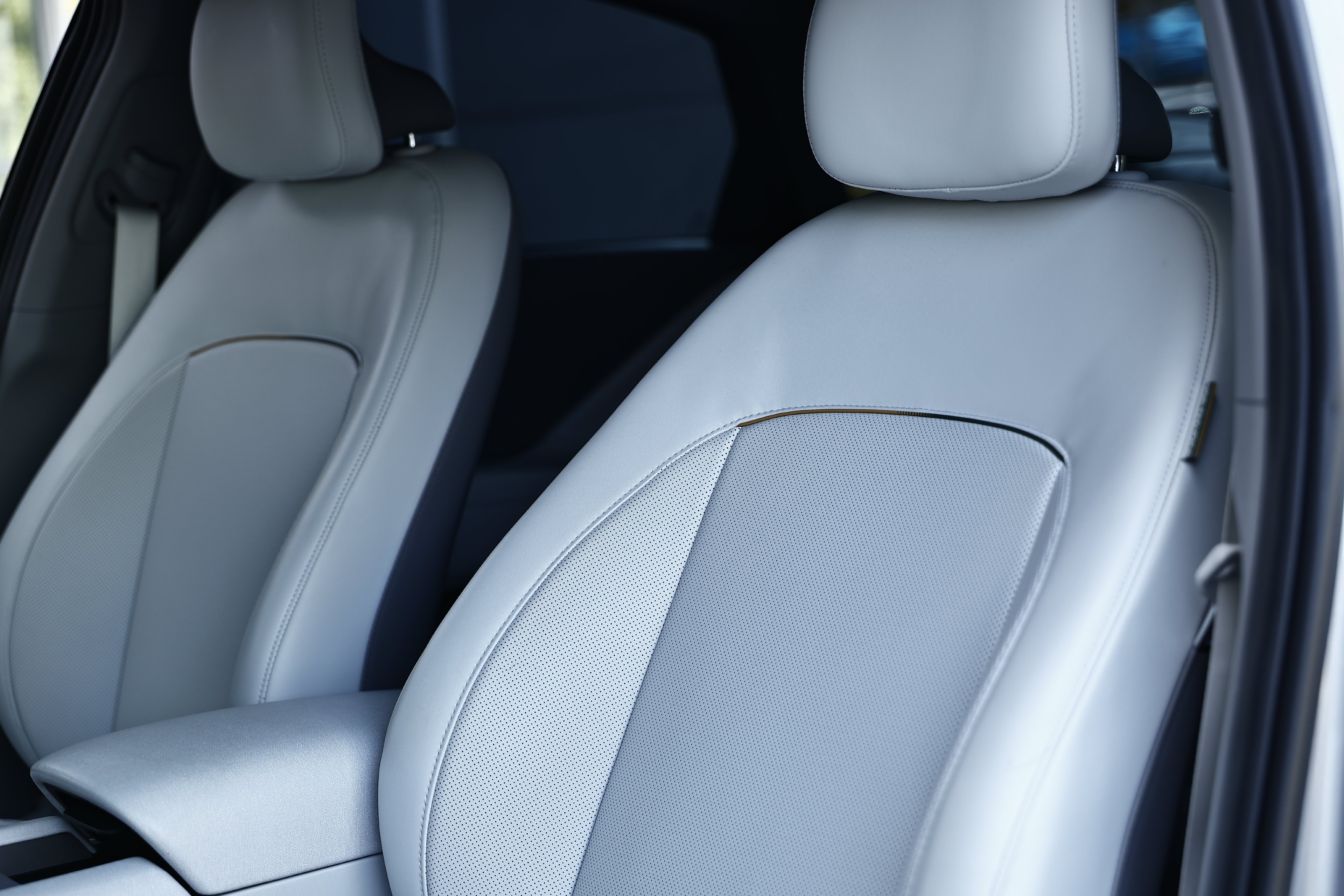Used 2023 Curated Silver Hyundai SEL image 18